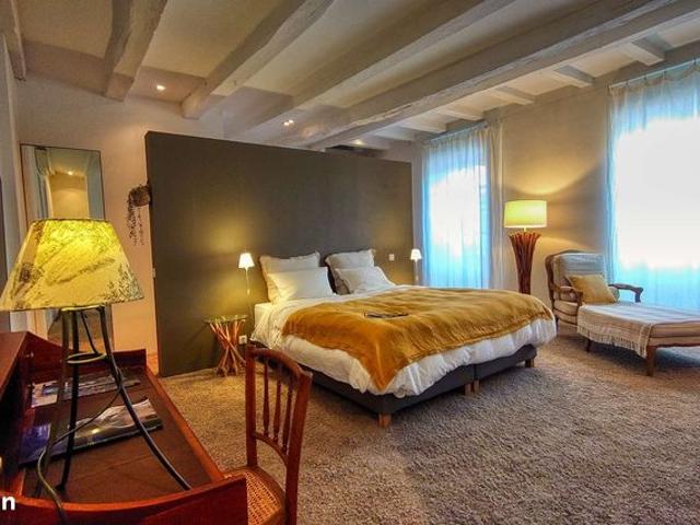 Maison 8 pièces 280 m²
