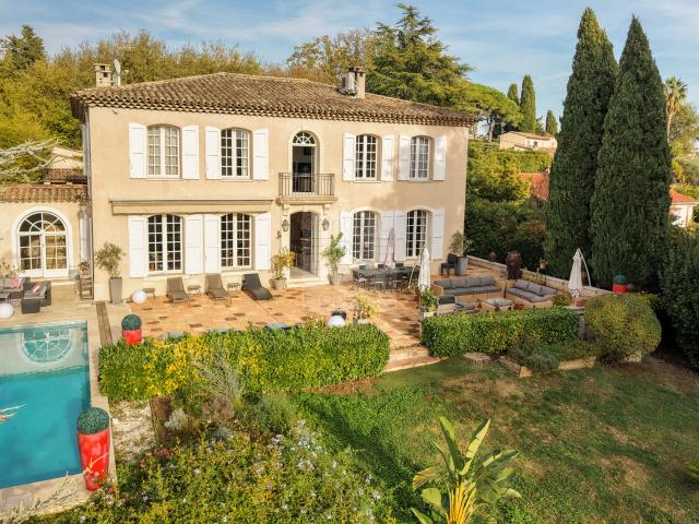 Maison 8 pièces 280 m²