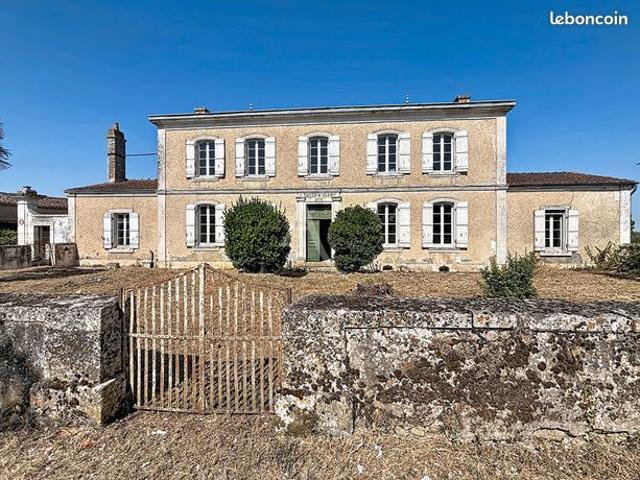 Maison 8 pièces 280 m²