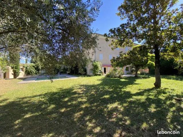 Maison 8 pièces 280 m²