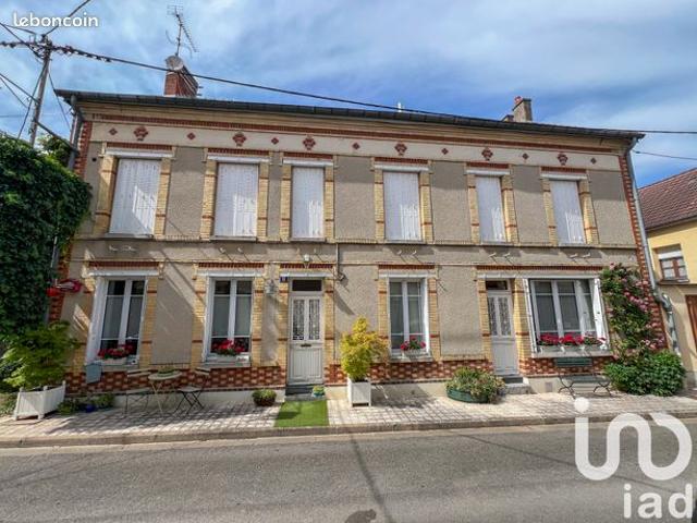 Maison 8 pièces 280 m²