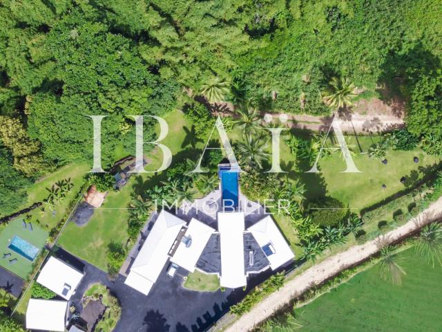 Maison 8 pièces 280 m²