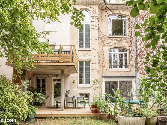 Maison 8 pièces 281 m²