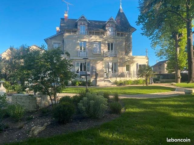 Maison 8 pièces 281 m²
