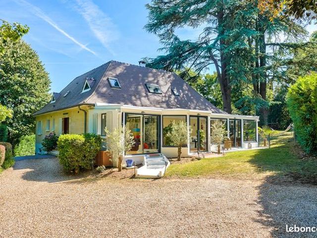 Maison 8 pièces 281 m²