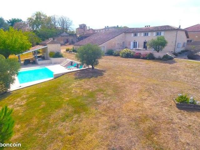 Maison 8 pièces 281 m²