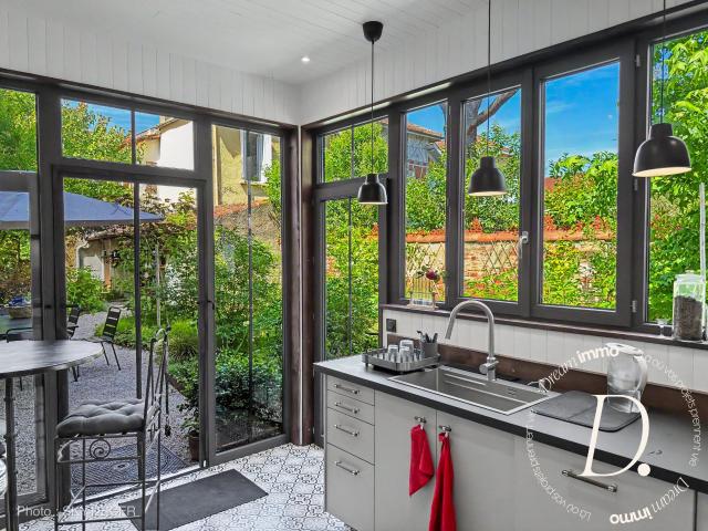 Maison 8 pièces 281 m²