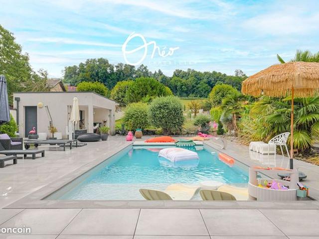 Maison 8 pièces 282 m²