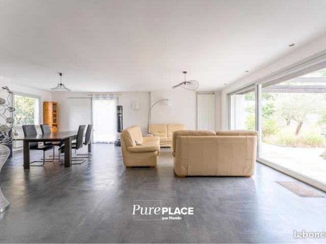 Maison 8 pièces 282 m²