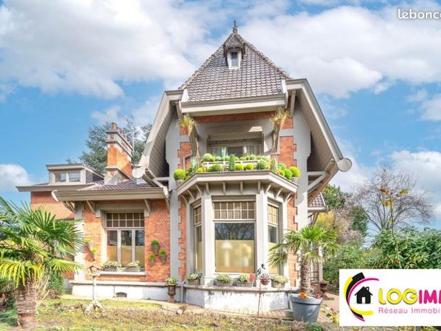 Maison 8 pièces 282 m²