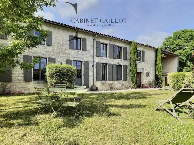 Maison 8 pièces 282 m²