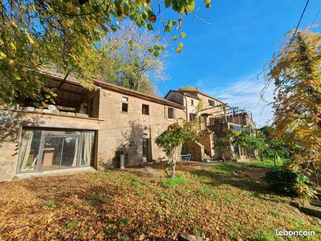 Maison 8 pièces 282 m²