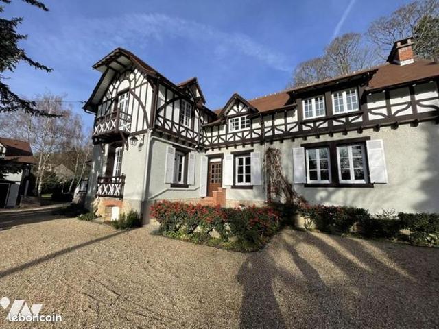 Maison 8 pièces 282 m²