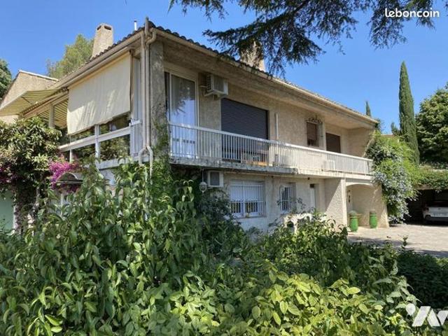 Maison 8 pièces 282 m²
