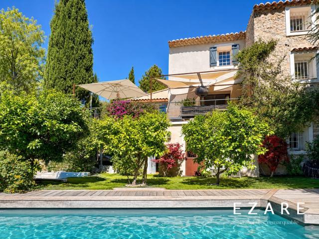 Maison 8 pièces 283 m²