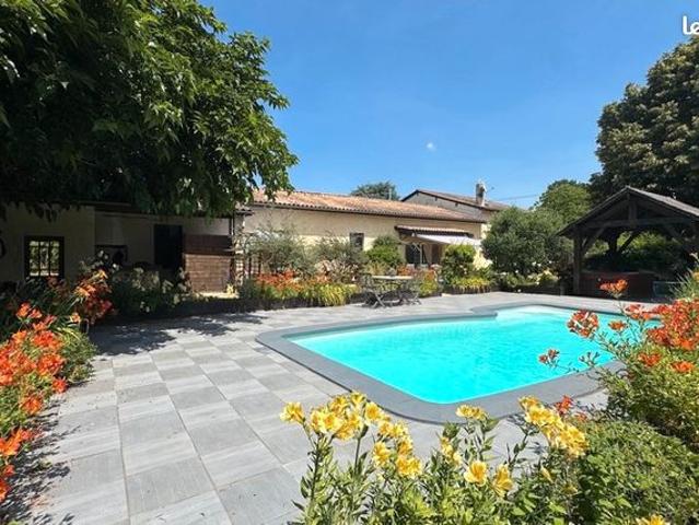Maison 8 pièces 283 m²