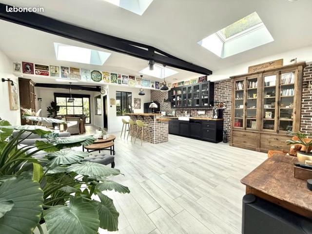 Maison 8 pièces 283 m²