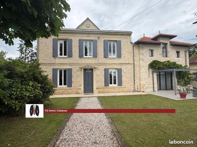 Maison 8 pièces 294 m²