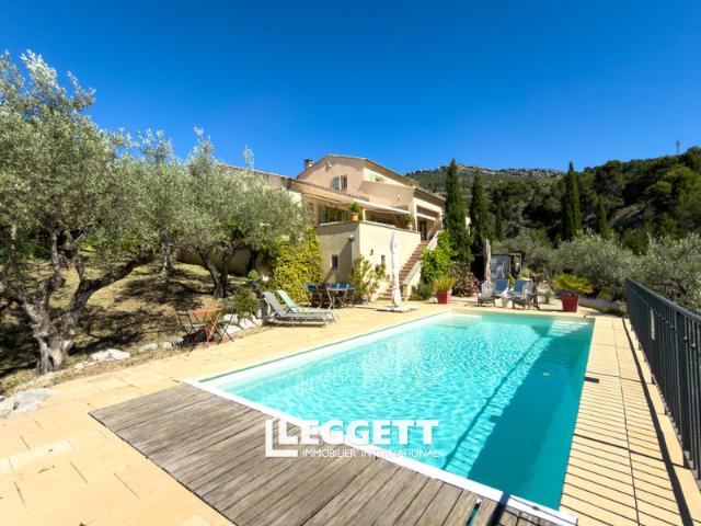 Maison 8 pièces 295 m²