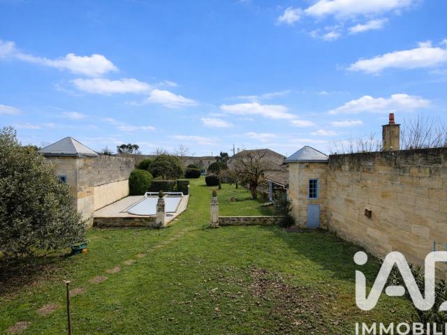 Maison 8 pièces 295 m²
