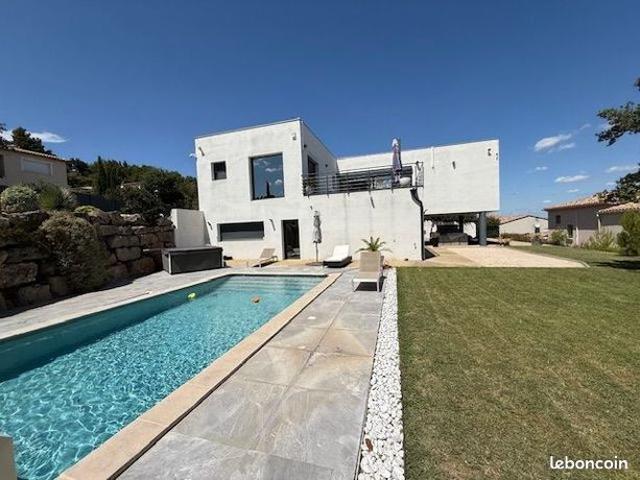Maison 8 pièces 295 m²