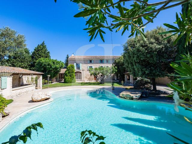 Maison 8 pièces 295 m²