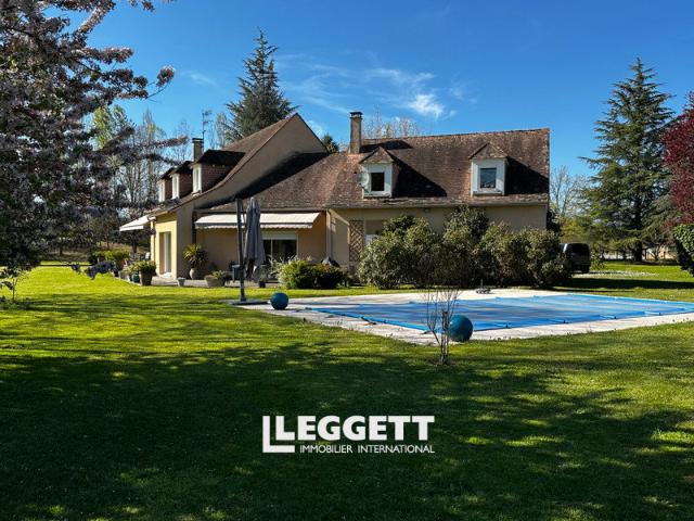 Maison 8 pièces 295 m²