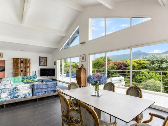 Maison 8 pièces 295 m²
