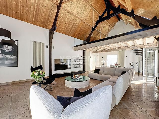 Maison 8 pièces 295 m²