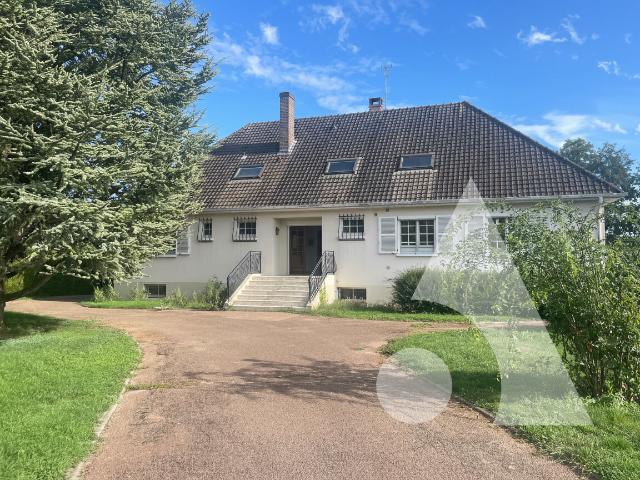 Maison 8 pièces 295 m²