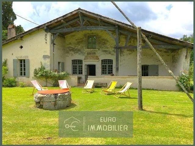Maison 8 pièces 297 m²