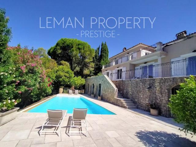 Maison 8 pièces 297 m²