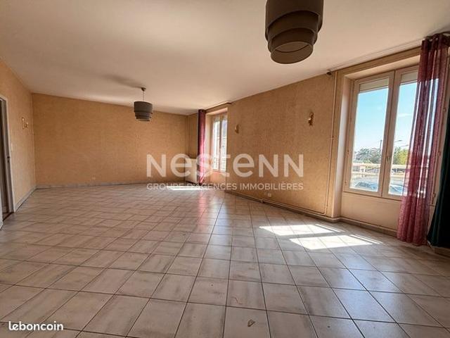 Maison 8 pièces 297 m²