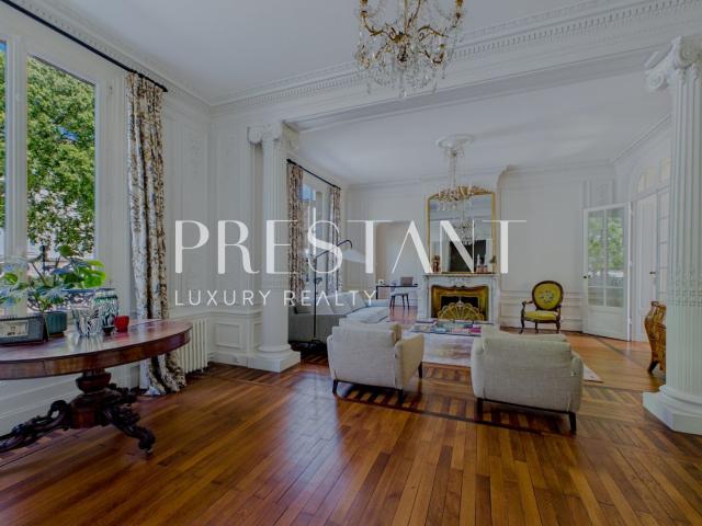 Maison 8 pièces 297 m²