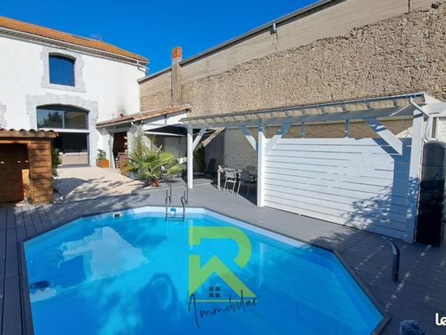 Maison 8 pièces 297 m²