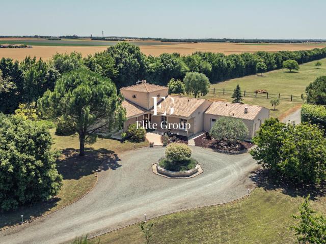 Maison 8 pièces 298 m²