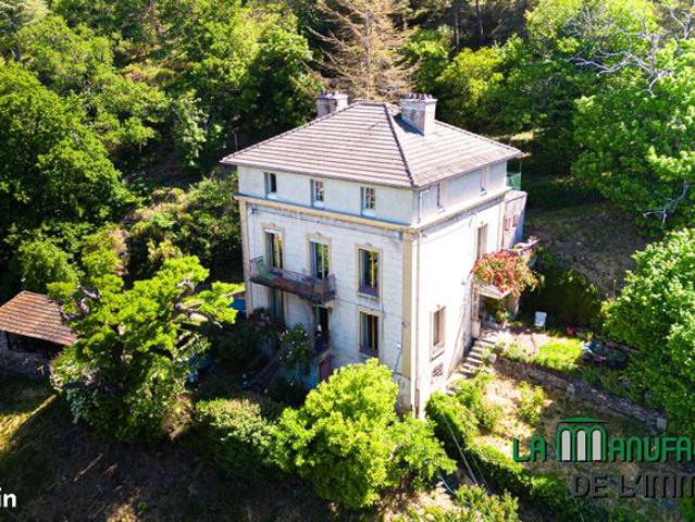 Maison 8 pièces 298 m²