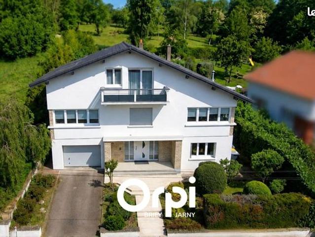 Maison 8 pièces 299 m²