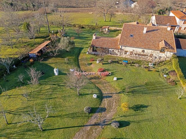 Maison 8 pièces 299 m²