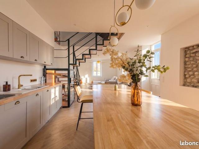 Maison 8 pièces 299 m²