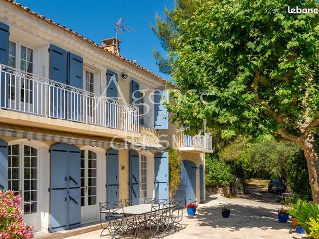 Maison 8 pièces 290 m²