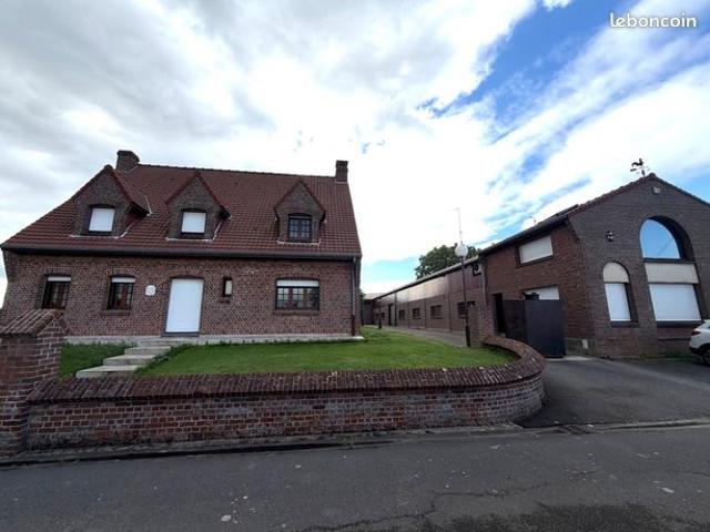 Maison 8 pièces 290 m²