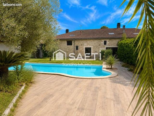 Maison 8 pièces 290 m²