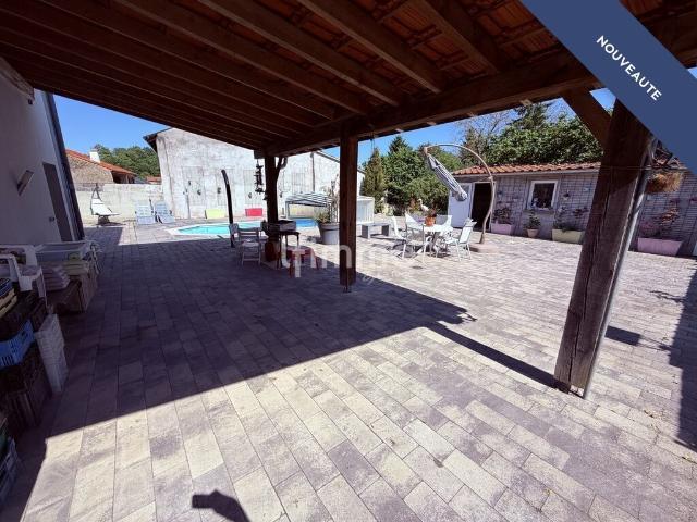 Maison 8 pièces 290 m²