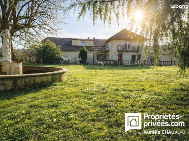 Maison 8 pièces 290 m²