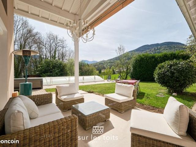 Maison 8 pièces 290 m²