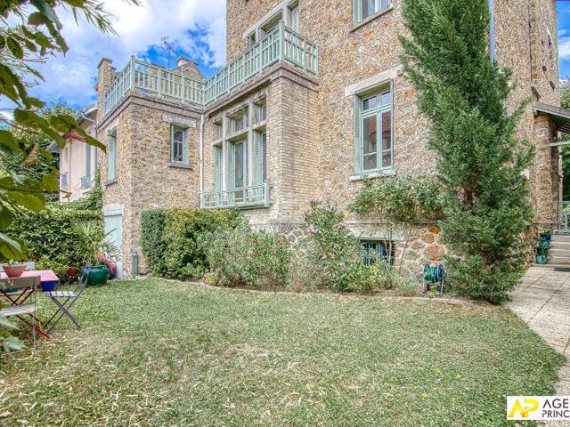Maison 8 pièces 290 m²