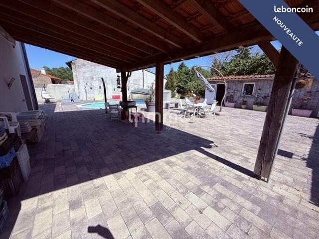 Maison 8 pièces 290 m²