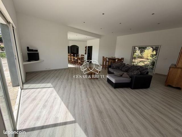 Maison 8 pièces 290 m²