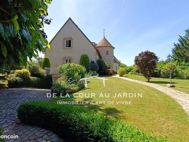 Maison 8 pièces 290 m²